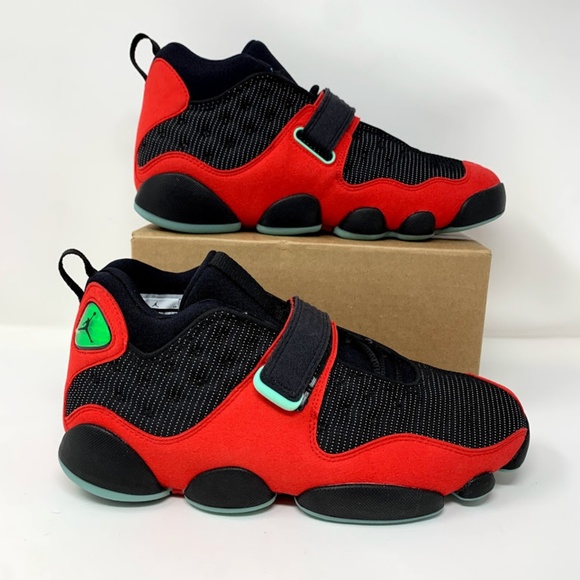 Nike Air Jordan Black Cat Bred Basketball Shoes - Picture 5 of 8